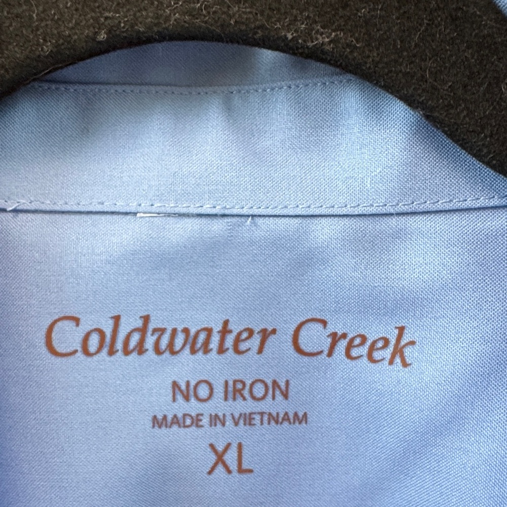Coldwater Creek Women's Blue Button Down No Iron Shirt NWT - Picture 2 of 5